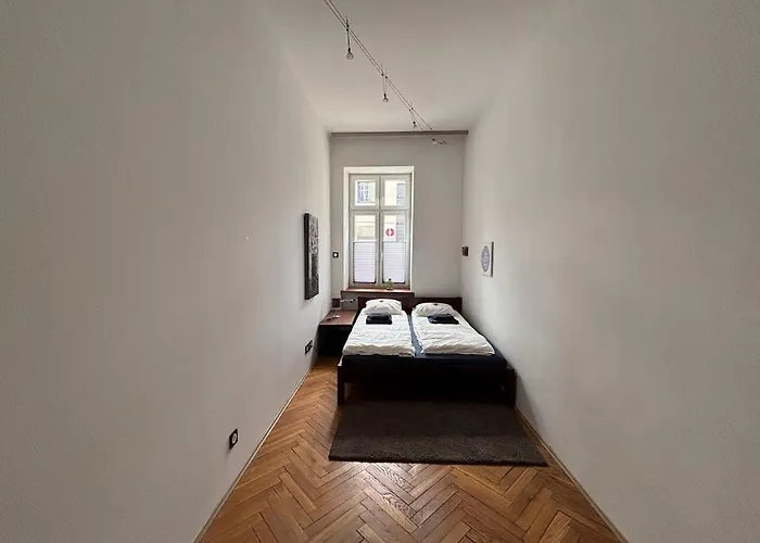 Ze Stolem Bilardowym W Centrum Lodzi